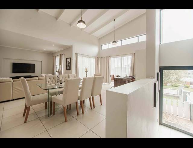 4 BEDROOM PROPERTY TO RENT IN COPPERLEAF ESTATE